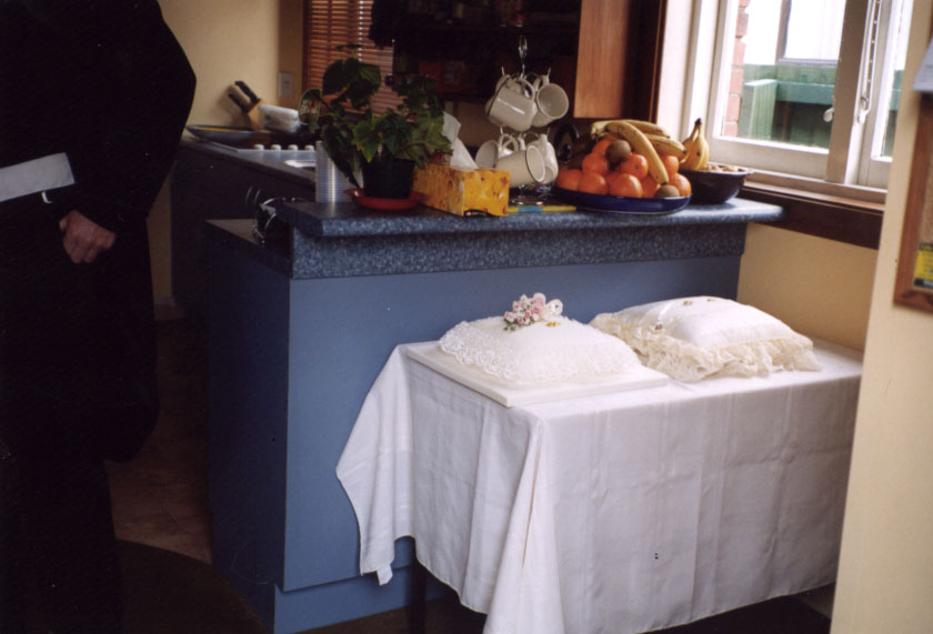 Wedding/chris/Ring cushion and cake copy.jpg